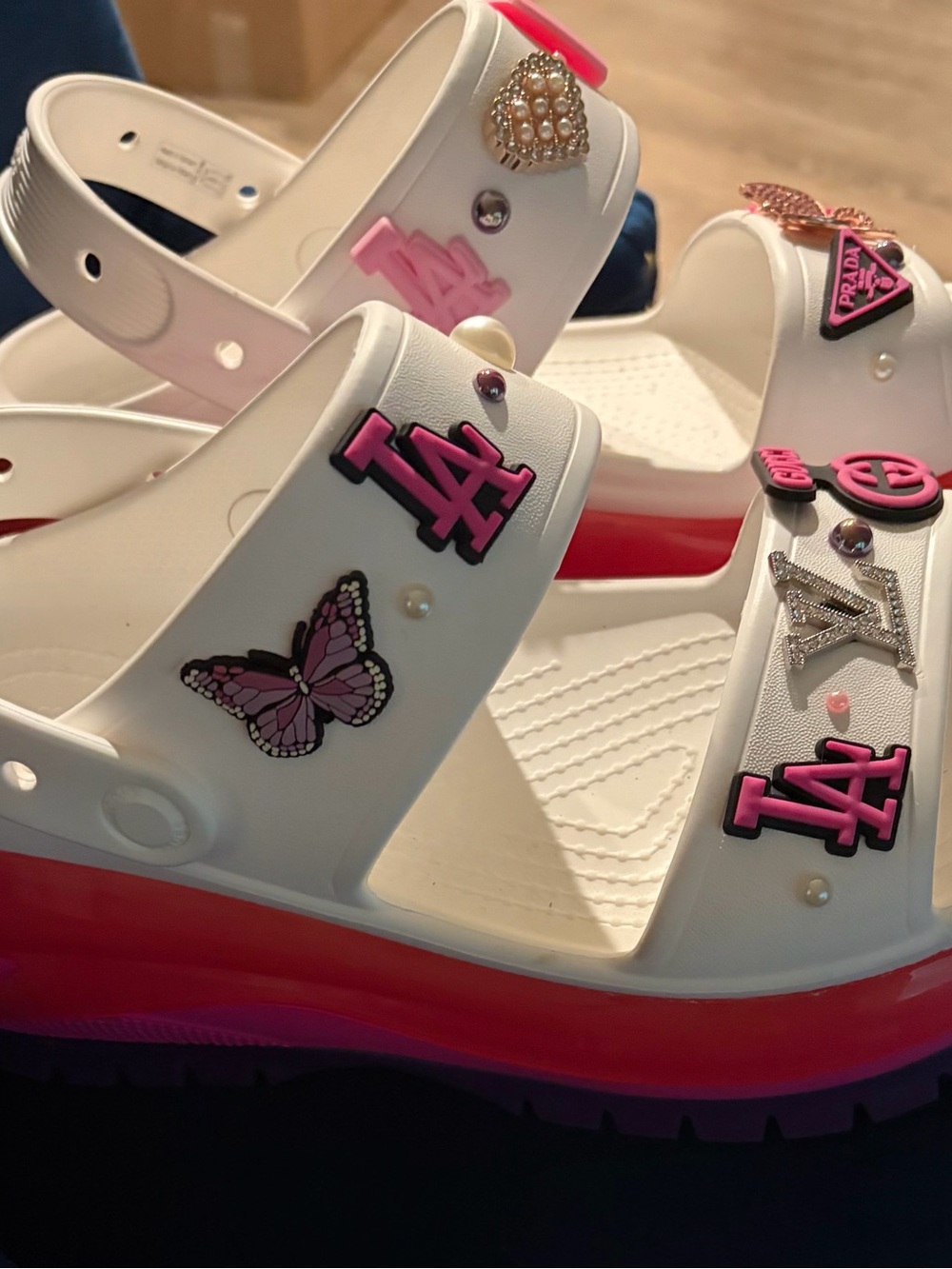 CROCS White Platform Clog Sandals with Pink Trim and Pink Charms - Picture 3 of 5